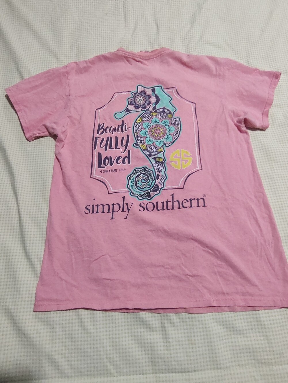 Simply Southern Pink Short Sleeve Tee with Colorful Seahorse Graphic Size M